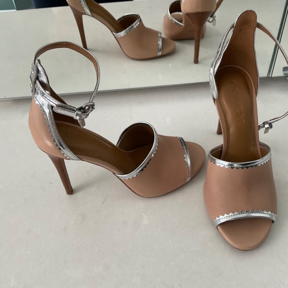 Shoes - Picture 3 of 4